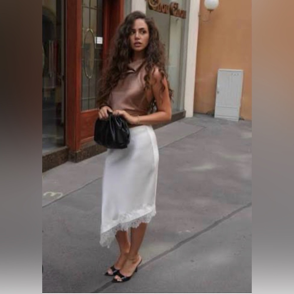 🔥🔥Zara  Lace Trim Skirt - Picture 6 of 7